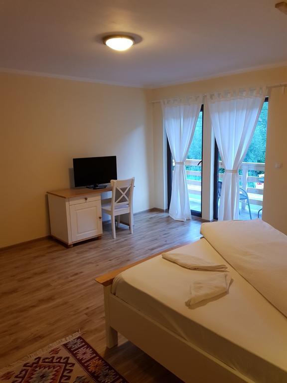 Guest House Carpathia วีเชวเดสซุส ภายนอก รูปภาพ