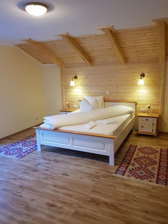 Guest House Carpathia วีเชวเดสซุส ภายนอก รูปภาพ