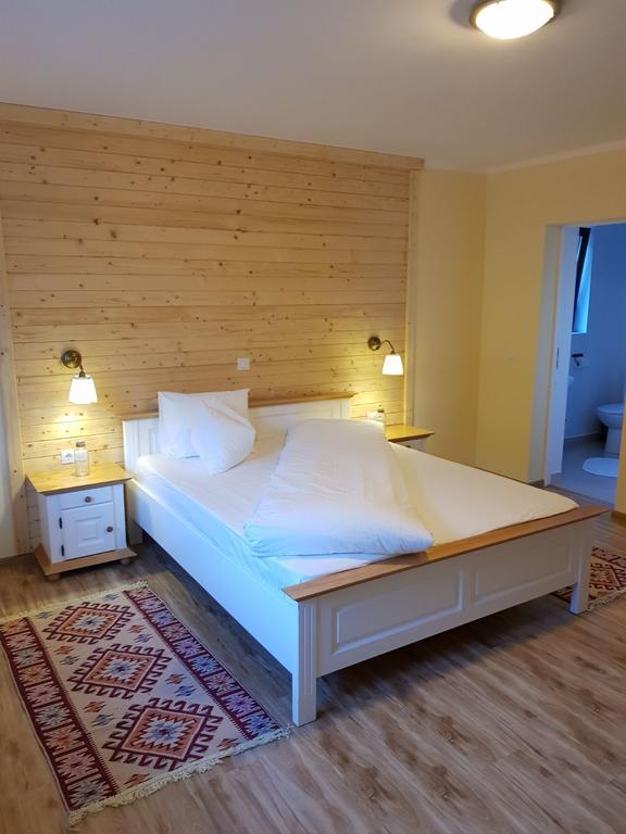 Guest House Carpathia วีเชวเดสซุส ภายนอก รูปภาพ